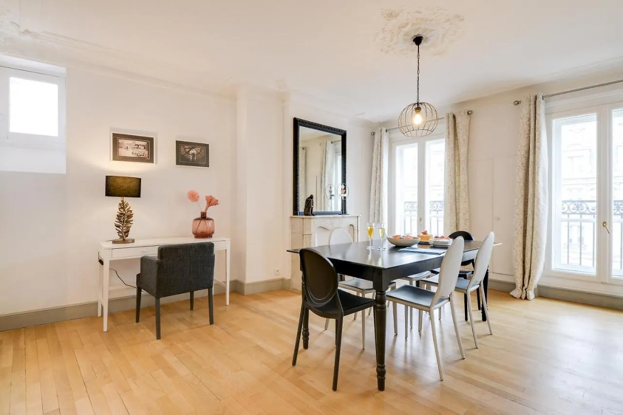 Sweett - Rue Saint Lazare 아파트